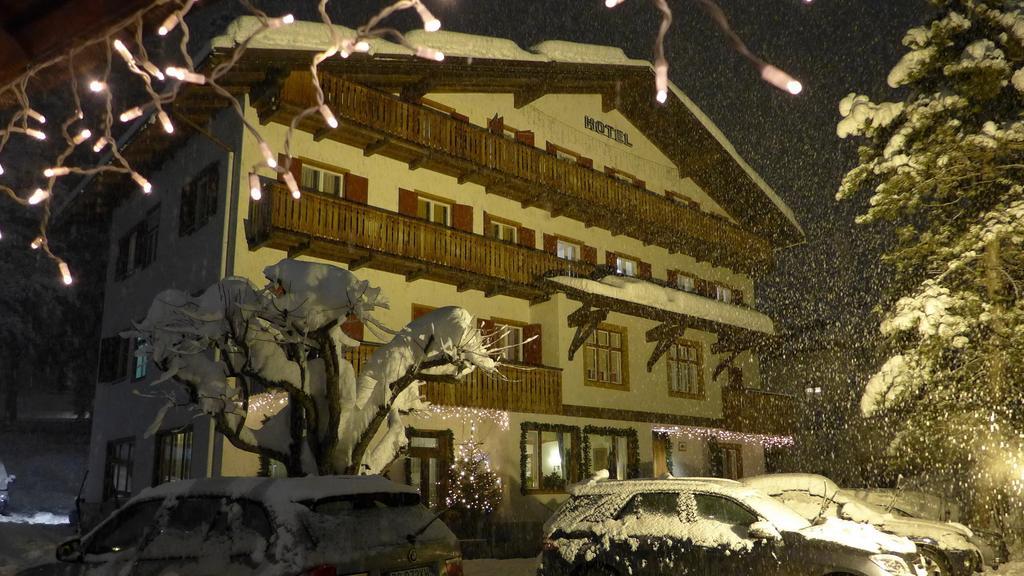 Hotel Bellaria - Cortina D'Ampezzo Exterior foto